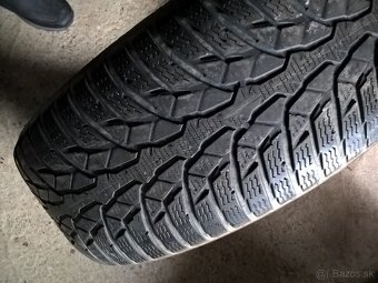 2 ks ZIMNÉ 215/65 R16 102H XL NOKIAN cca 4-5 mm 2019 20€/kus - 4