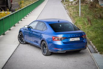 Superb 2.0 TDI 140kW Sportline, Matrix LED, Canton, DCC - 4