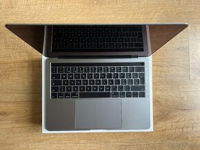  Apple MacBook Pro 13-inch Space Grey Touch Bar - 4