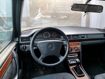 Mercedes w 124 250D - 4