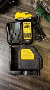 Krížový laser DeWalt DCE088G zelený laser - 4