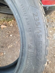 Barum Polaris 5 235/45R18 zimné pneumatiky - 4