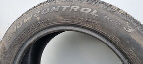 Predám 2ks zimné pneu PIRELLI - 4