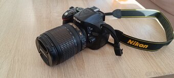 NIKON D5200 + AF-S DX 18-105 VR ED - 4