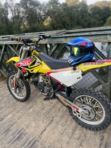 Suzuki RM 85 - 4