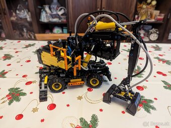 Lego 42053 Volvo EW160E - 4