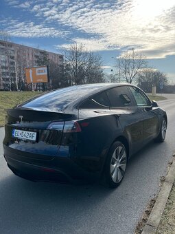 Tesla Model Y RWD 2023 - 4