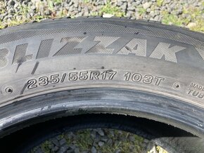 Bridgestone zimné 235/55R17 - 2ks - 4