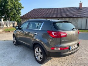 Kia Sportage 1.6 benzin dream edition r.v 2013 top stav - 4