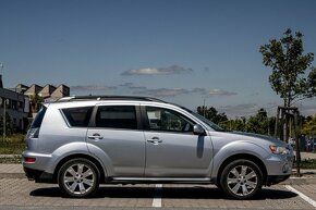 Mitsubishi Outlander 2.4 4x4 - 4