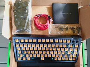 RAZER BLACKWIDOW V4 75% - 4