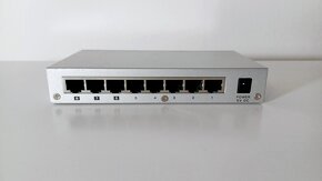 NA PREDAJ Switch Zyxel 8-ports - 4