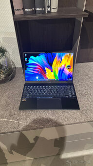 ASUS ZenBook 13 OLED 521GB 16GB RAM 64bit - 4