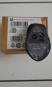 HP Comfort Grip Wireless Mouse - 4