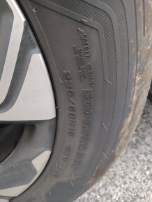 235/60 R18 Goodyear eagle F1 - 4