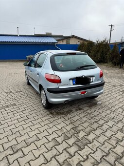 Peugeot 206 1.1 benzín - 4