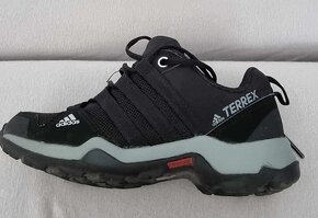 Predám detské tenisky ADIDAS TERREX - 4