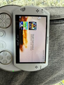 Sony PSP GO WHITE PEARL - 4