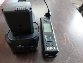 Meike battery grip pre Sony A6000 sériu - 4