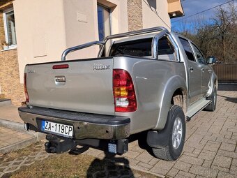 Toyota hilux 2,5 - 4