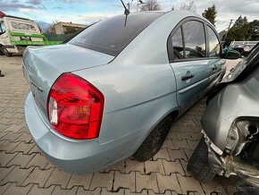 Lacno rozpredám Hyundai Accent 1999-2005 na náhradné diely - 4