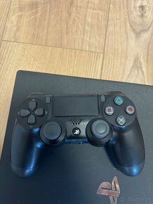 Playstation 4 Pro - 4