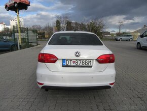 Volkswagen Jetta 1.6 TDI Trendline - 4