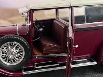 1:18 1932 ŠKODA 860 Cabriolet Closed - Burgundy - ABREX - 4