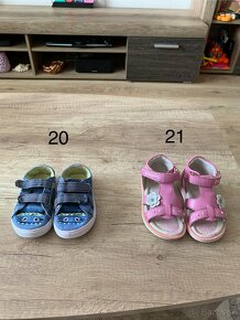 Detské dievčenské topánky a papučky - 4