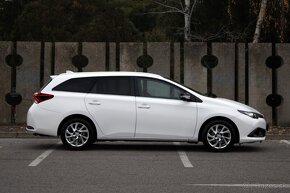 Toyota Auris Touring Sports 1.6 l Valvematic Active - 4