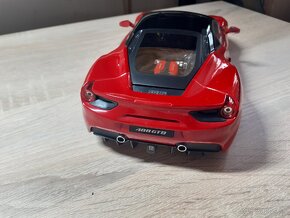 Bburago Ferrari 488GTB 1/18 - 4