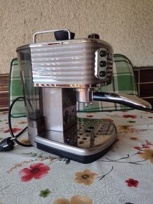 Predám pákový kávovar DELONGHI - 4