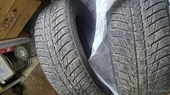 Darujem 2 ks zimných pneumatík Nokian 225/60 R18 - 4