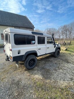 Land Rover Defender 110 2.4 - 4