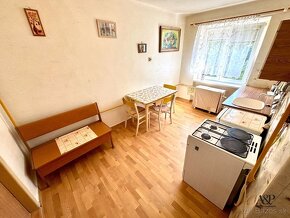 NA PREDAJ 2 IZBOVÝ BYT S BALKÓNOM V ŠIRŠOM CENTRE MESTA, 49M - 4