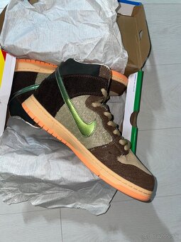 Nike SB Dunk High - 4