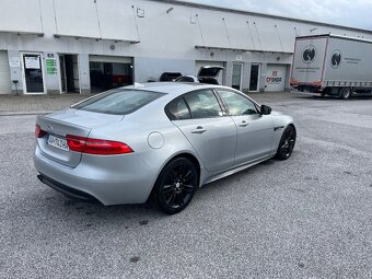 Jaguár XE 2.0 132kw  R-sport - 4