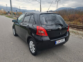 Toyota Yaris 1.3 VVT-I Summer Cool - 4