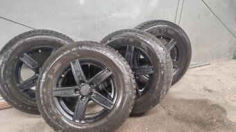 215/70R16 - 4