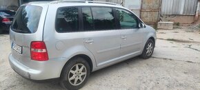 Volkswagen Touran 2.0 Fsi 7 miestny - 4