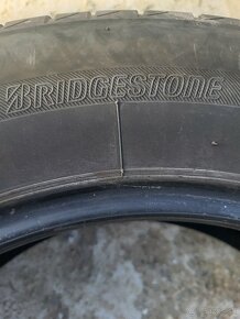 Brigestone 225/60R17 - 4