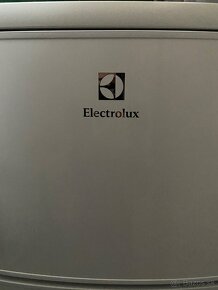 Predám chladničku s mrazničkou Electrolux - 4