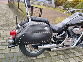 Suzuki C 1500 Intruder - 4