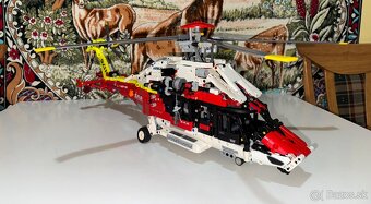 Lego Technic 42145 - 4