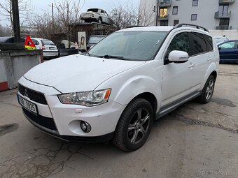 Mitsubishi Outlander 2.2 DI-D 4x4 - 4