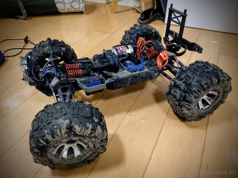 Traxxas Summit 1:10 (fialovy) 4WD a prislusenstvo - 4