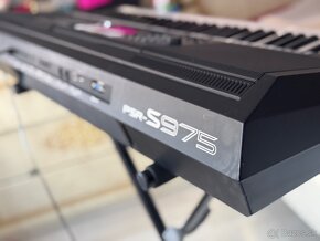 Yamaha psr S975 - 4