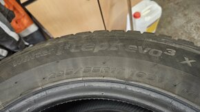 2 ks zimné pneu 235/55 R17 - 4