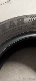 215/60 R16 Goodyear - 4