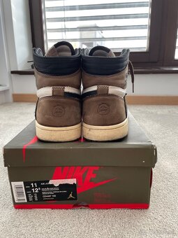 Jordan 1 Travis Scott - 4